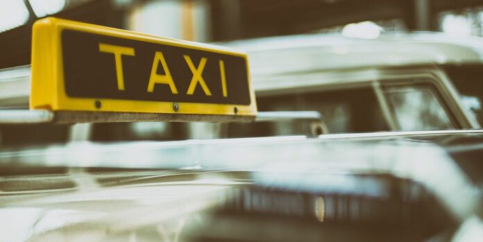 Taxi piangono ristoro crisi