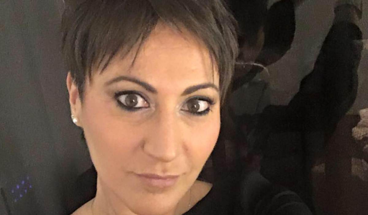 Stipendio da 9.000 euro per la moglie di Checco Zalone. Che lavoro fa? Stipendio da 9.000 euro per la moglie di Checco Zalone. Che lavoro fa?