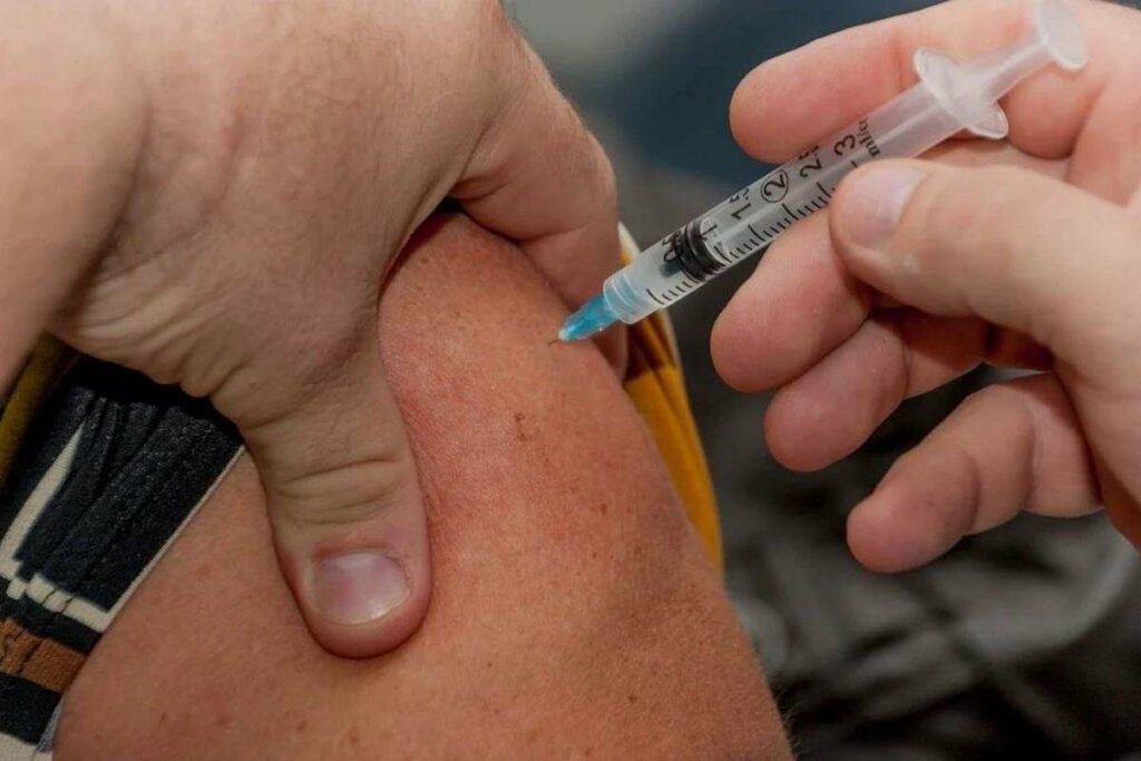 Vaccino, la protesta dei medici specializzandi