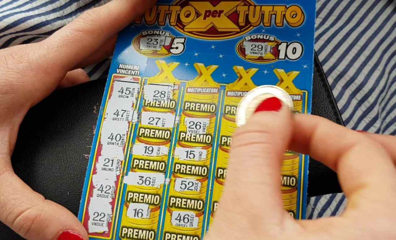 Vince 100mila euro con un Gratta e Vinci da due euro Vince 100mila euro con un Gratta e Vinci da due euro