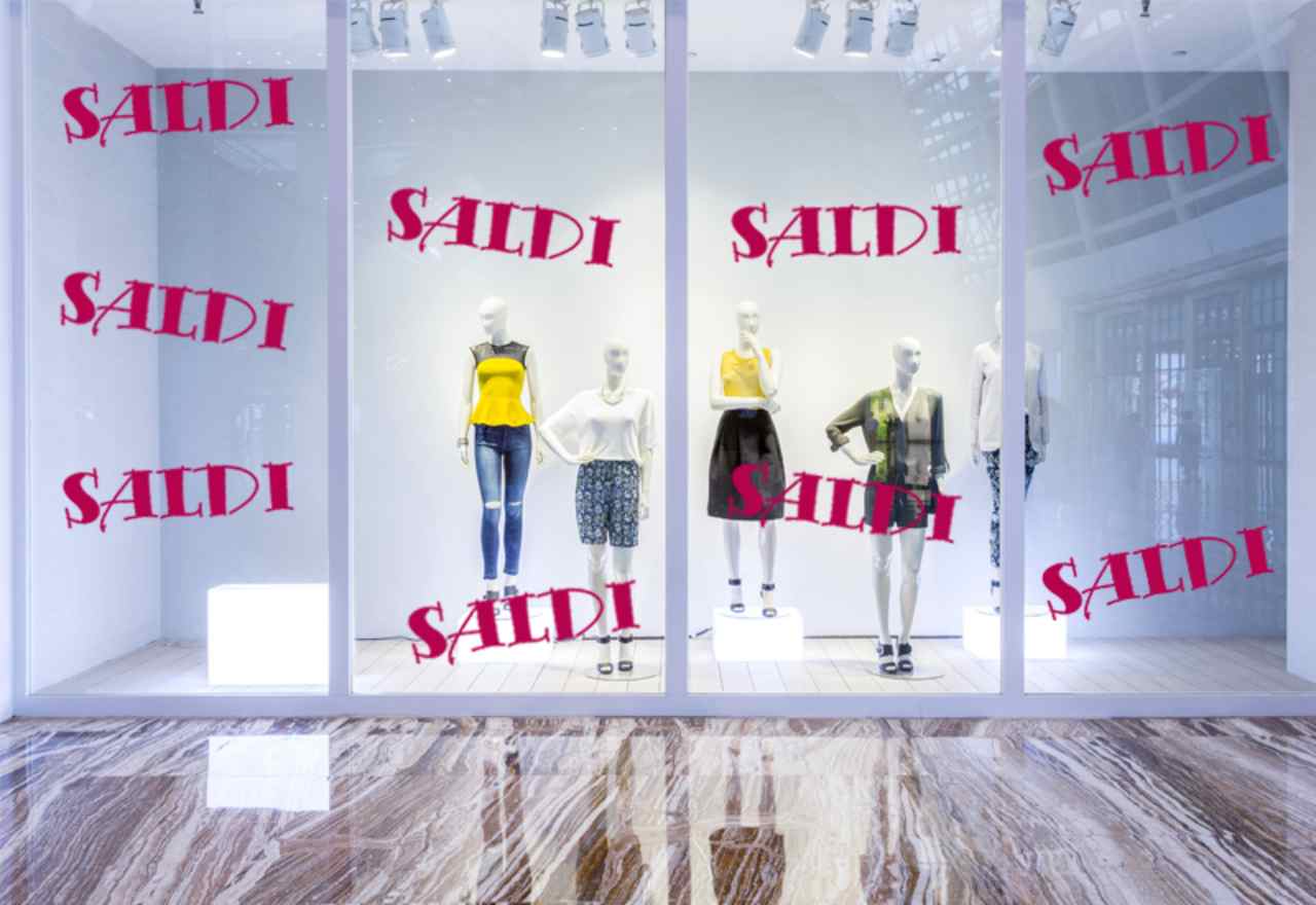 I saldi non attirano più: in Italia si spenderà un miliardo in meno