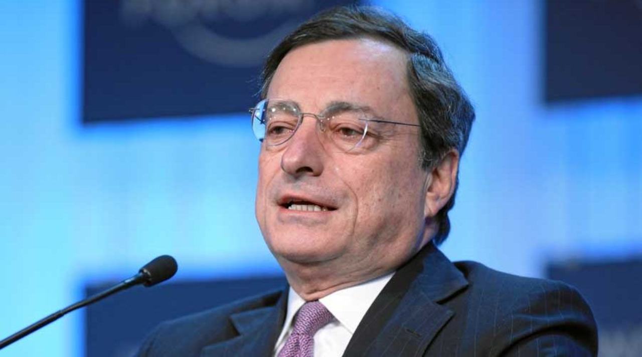 Draghi promette riaperture dopo Pasqua: "Prima la scuola"