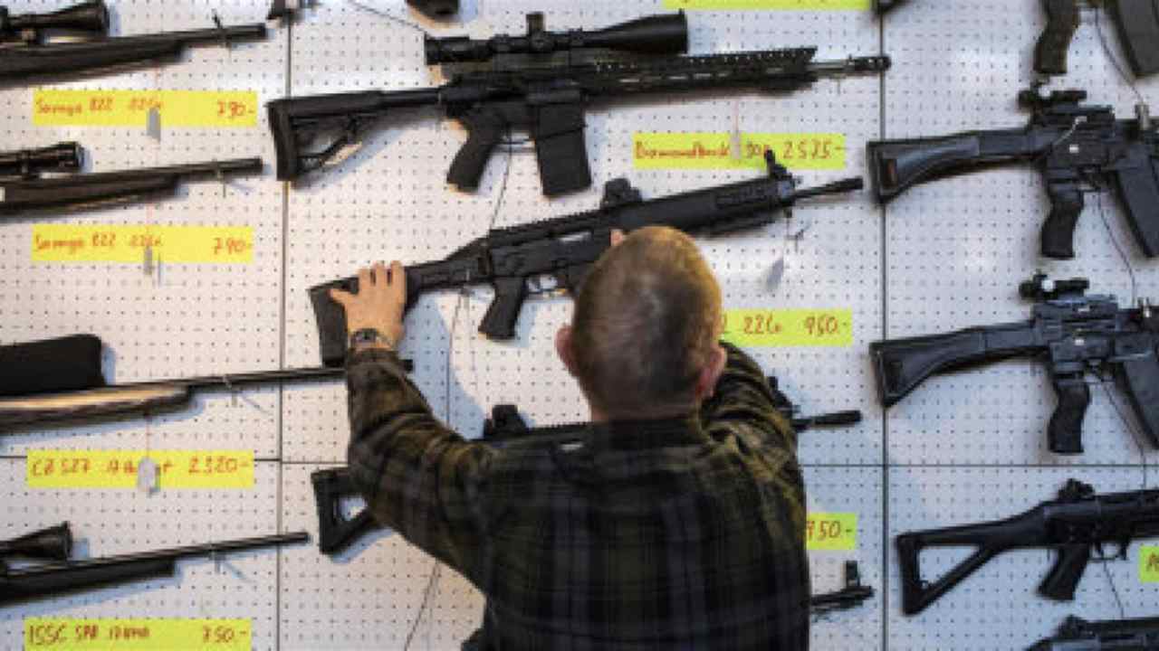 Economia mondiale in crisi, ma la vendita di armi prosegue