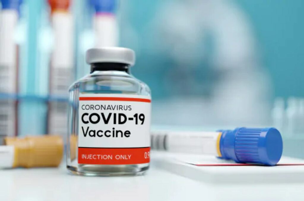 Covid, arriva la svolta? Le aziende italiane produrranno il vaccino tra 4-6 mesi