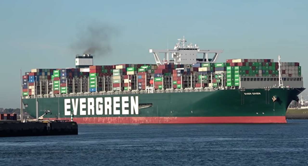 Evergreen 'paralizza' il Canale di Suez: quanto costa il blocco