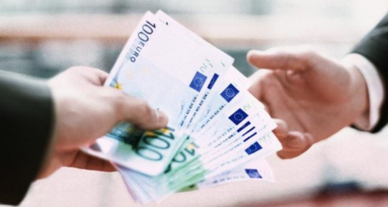 Pagamenti in contanti oltre i 1.000 euro vietati a breve: ecco cosa si rischia