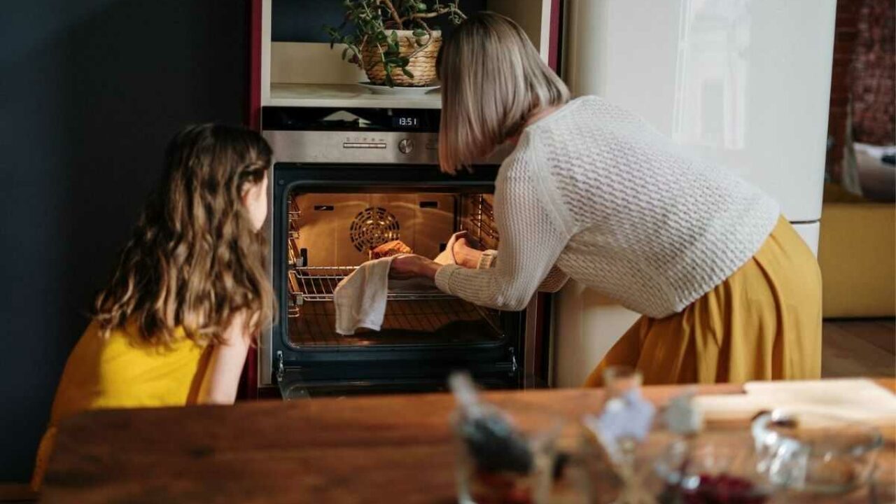 Forno elettrico o a gas, occhio ai consumi: cosa c'è da sapere