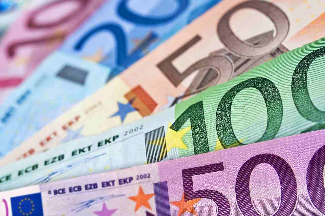 Decreto Sostegni Bis, a chegada de um novo bônus de 700 euros para despesas e contas
