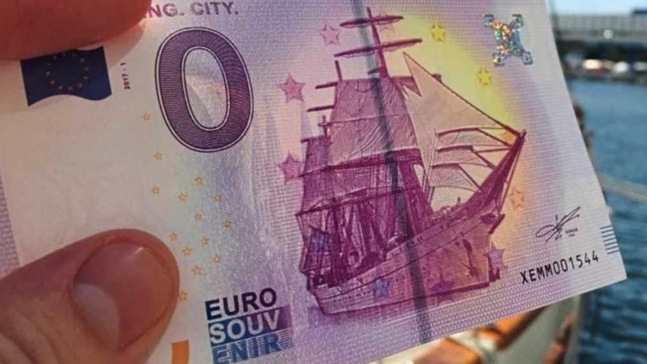 Zero euro bills, they really exist that's what they're worth World