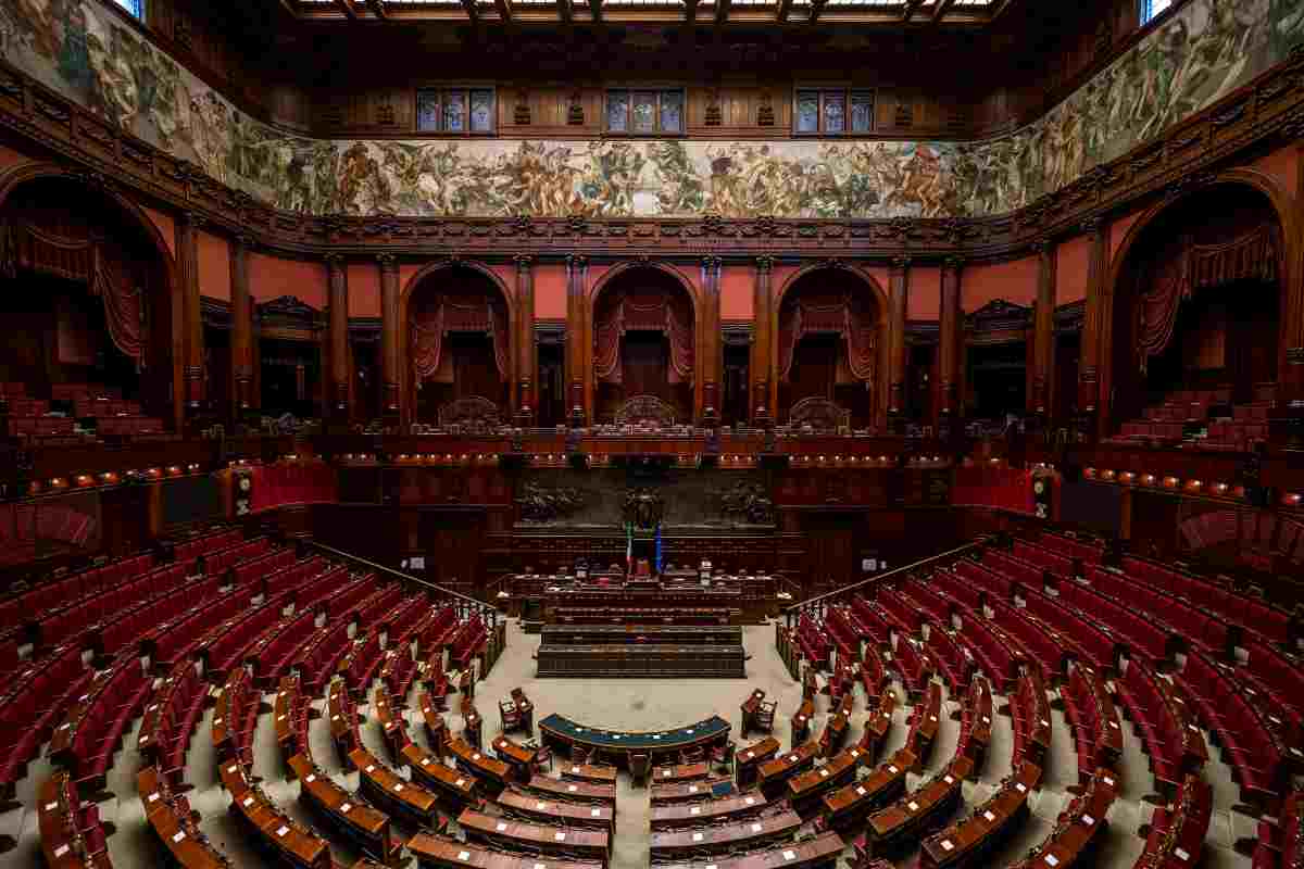 Politici Parlamento guadagni