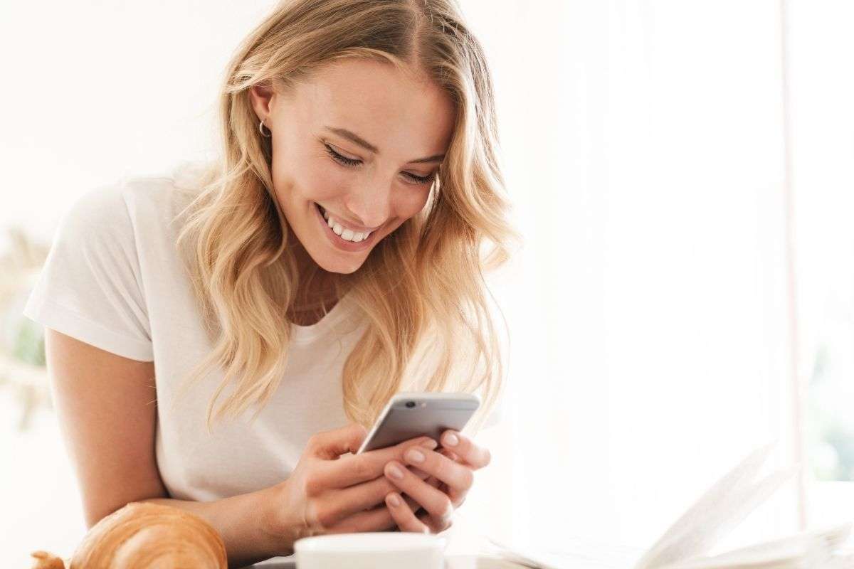 Poste Mobile, nuova offerta fino a 50 giga a 5.90 euro al mese