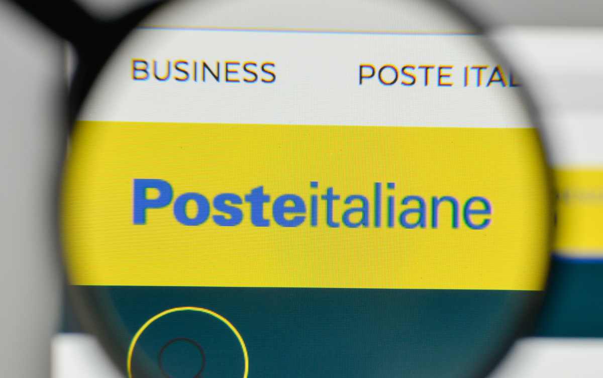 Poste Italiane down