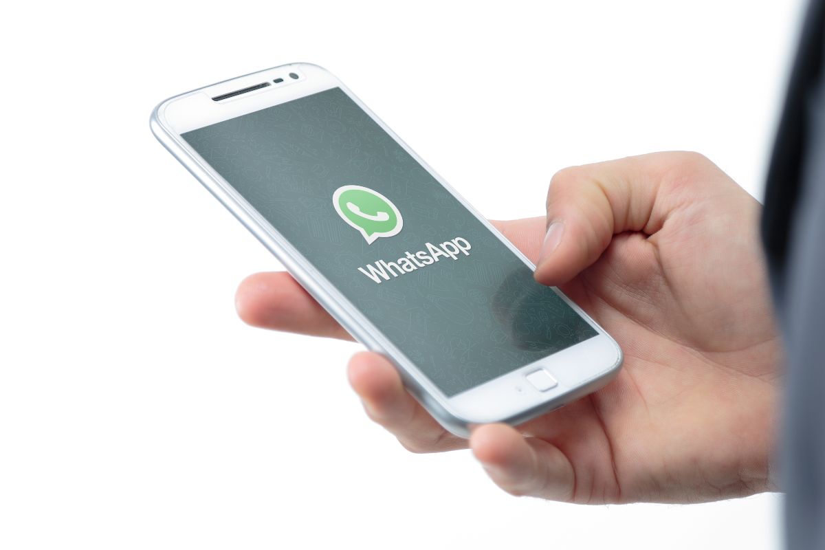 WhatsApp messaggio smartphone