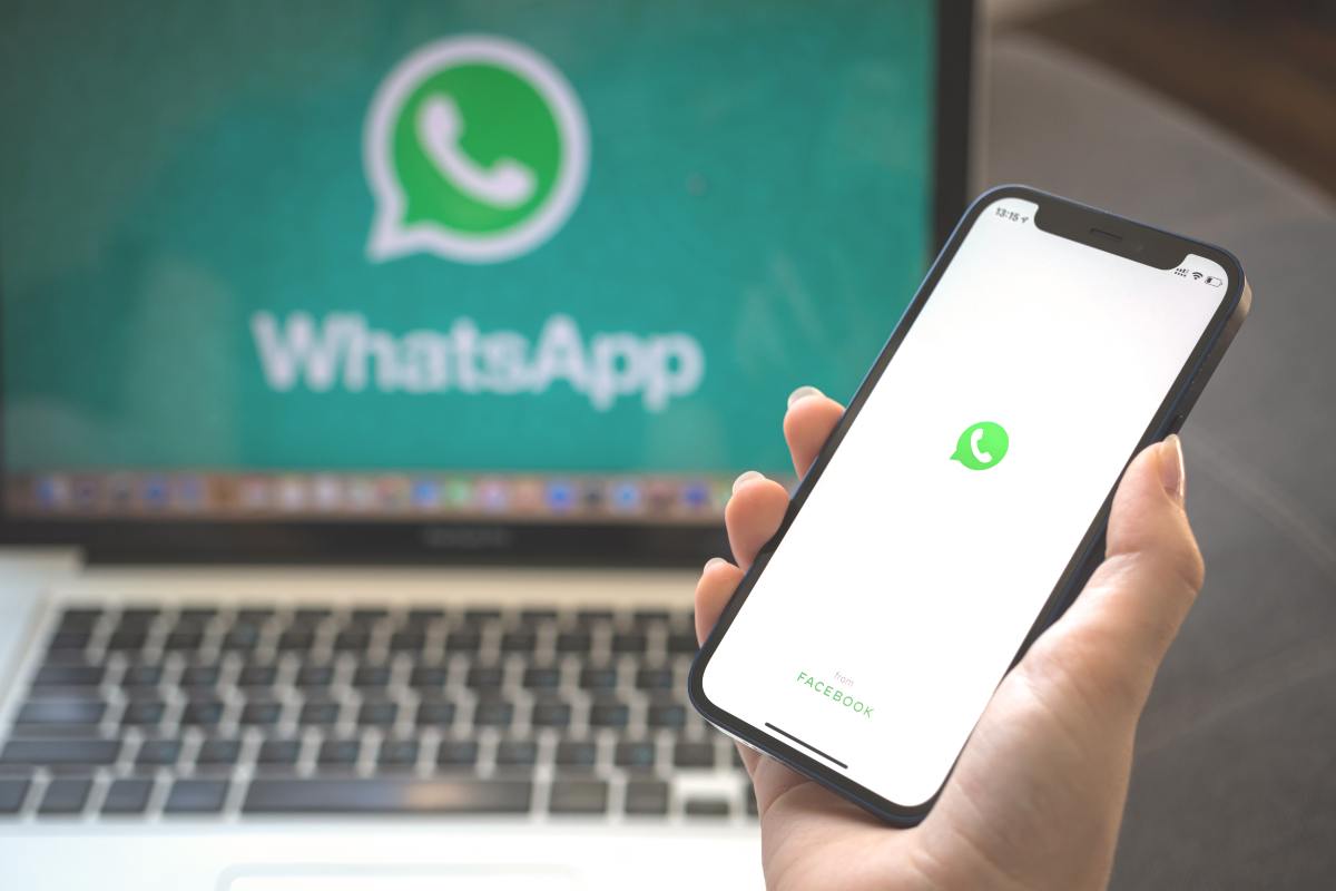 WhatsApp messaggio utenti