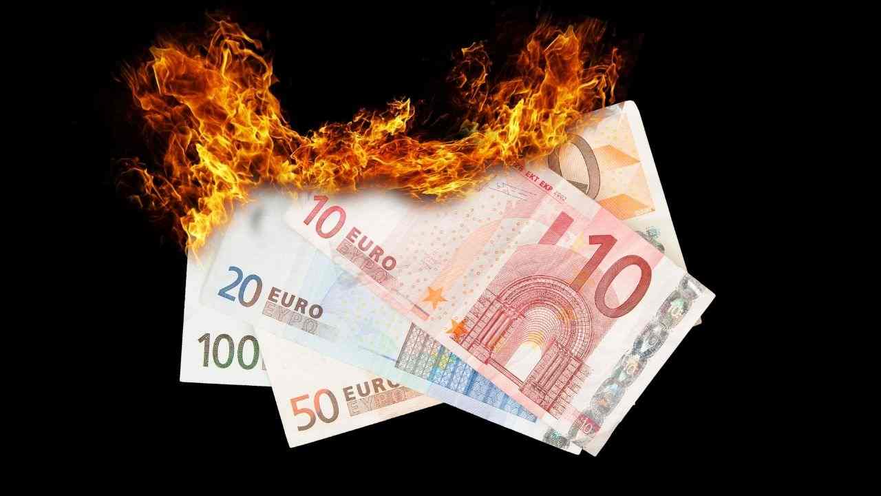 10 euro bruciati