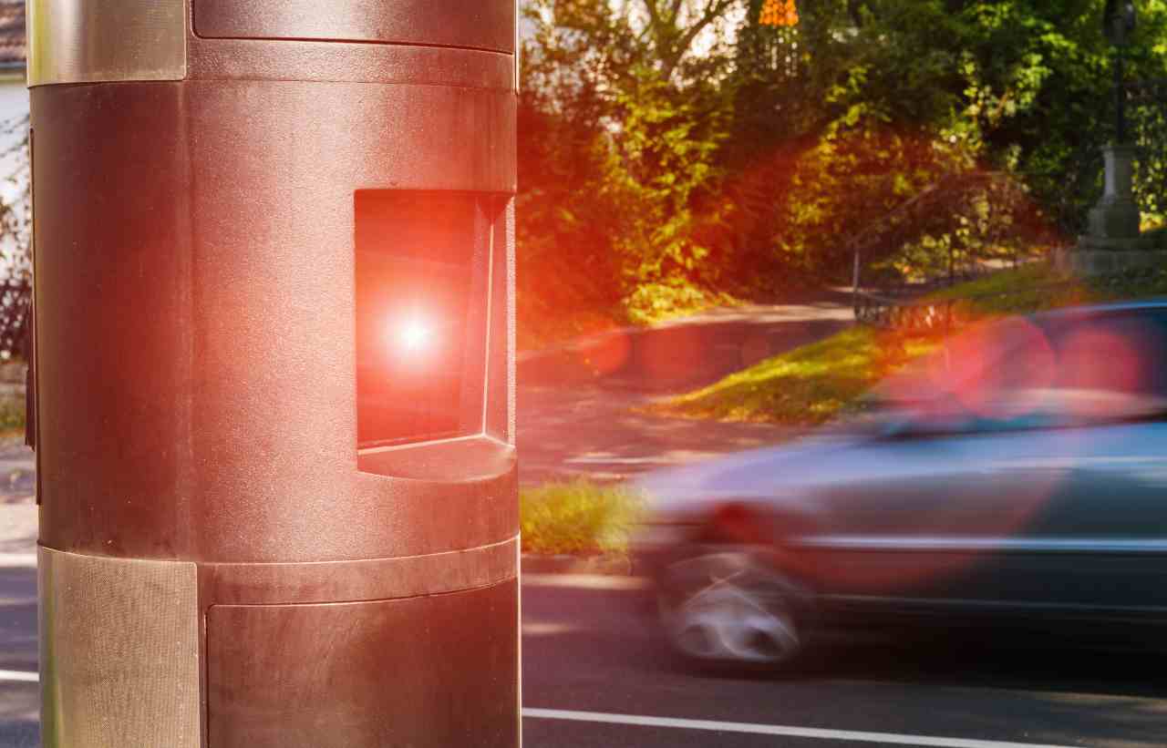 Attenzione automobilisti, sono in arrivo nuovi autovelox: multe non solo per i limiti di velocità