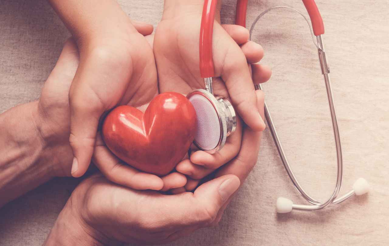 Farmaco per colesterolo e cuore, è allarme: presenta gravi effetti collaterali