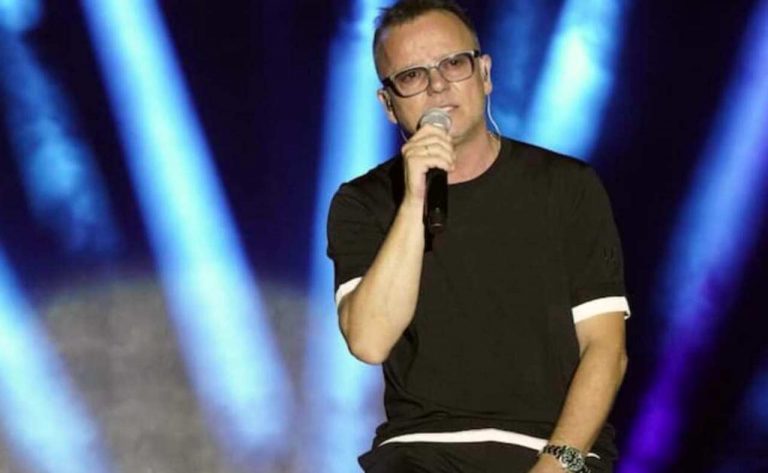 Chi Gigi D Alessio Il Cantante Napoletano Biografia E Carriera YAUZX chi-gigi-d-alessio-il-cantante-napoletano-biografia-e-carriera-yauzx