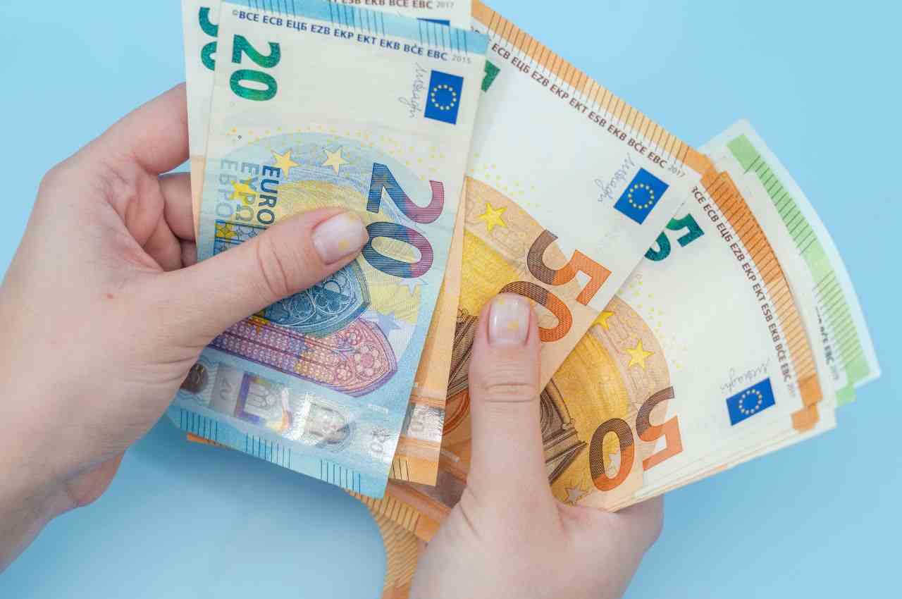 Assegno di fino a 946 euro senza Isee chi ne ha diritto
