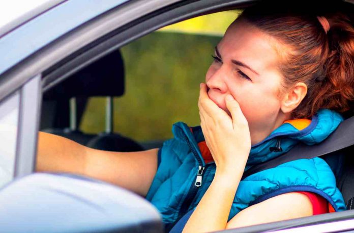 Colpo di sonno, come rimanere svegli ed evitare incidenti al volante