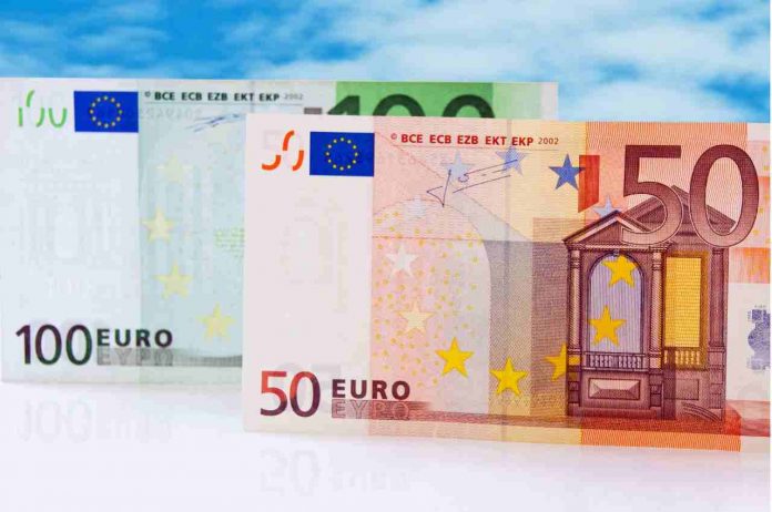 Busta paga, aumenti fino a dicembre e bonus 150 euro in arrivo: pazzesco!