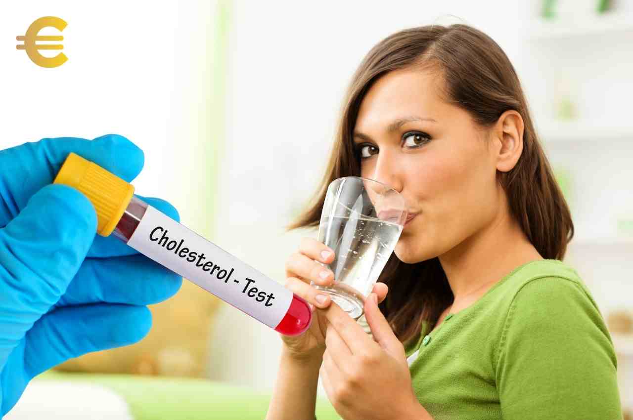 donna beve acqua e test colesterolo