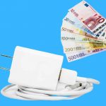 caricabatteria e soldi