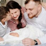 Famiglia con bimbo piccolo