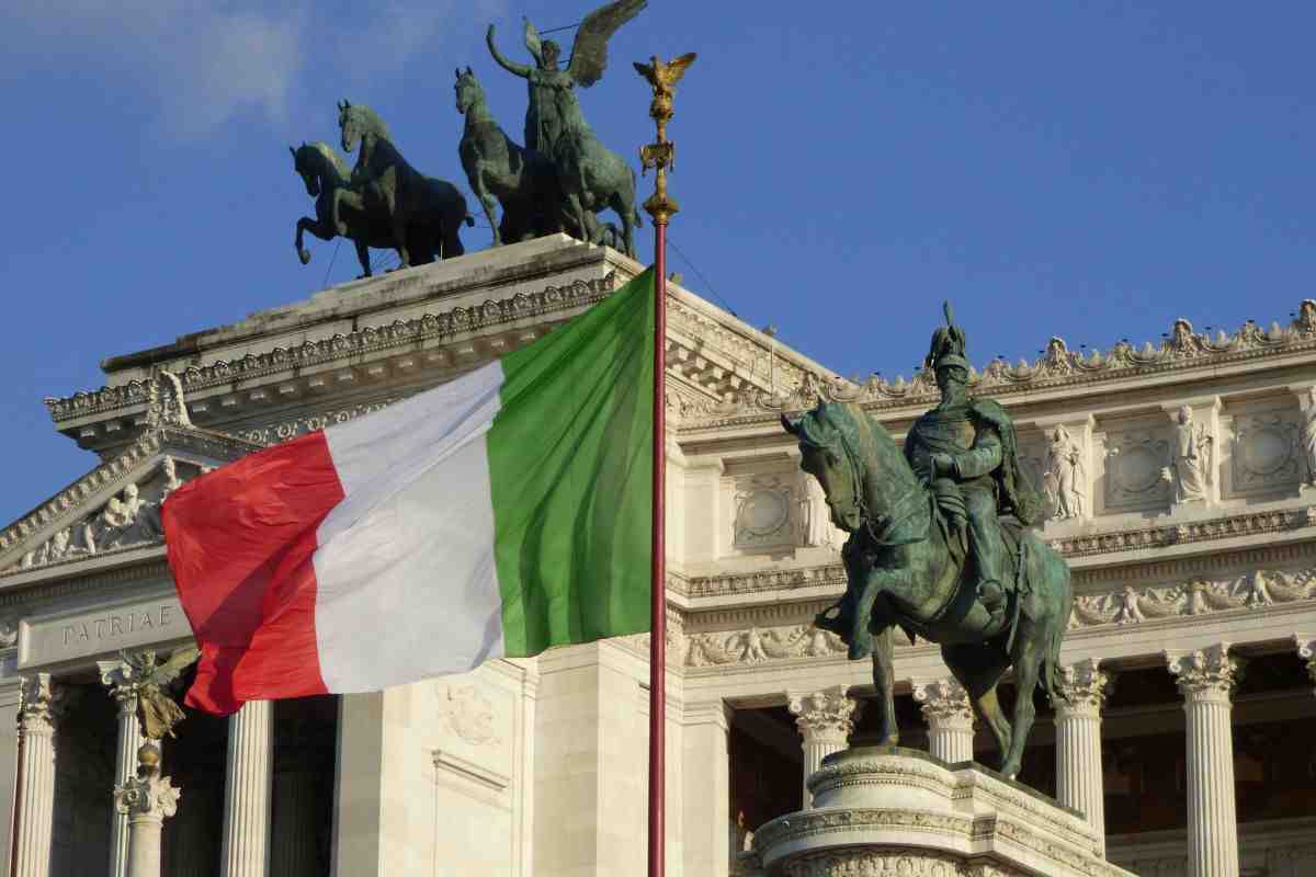Debito pubblico, sorpasso storico: nel 2026 l’Italia rischia il primato negativo in Europa